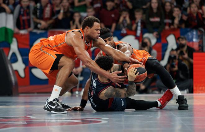 Valencia Basket gana en un gran partido en Vitoria (62-77)