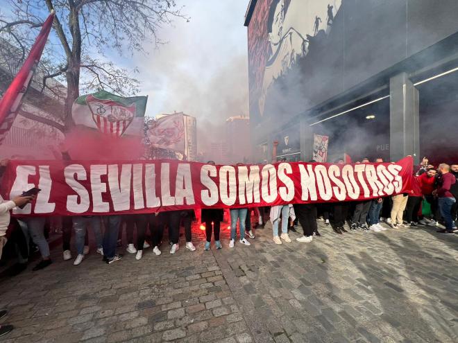 La pancarta que sacó Biris Norte en una protesta antigua (Foto: Pepe JImémez)