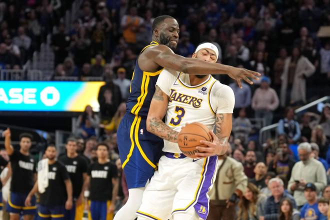 Draymond Green ante Anthony Davis en el Lakers-Warriors. (Foto: Cordon Press).