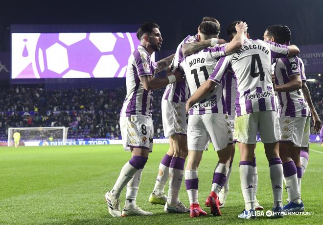 Celebración del gol de Víctor Meseguer en el Real Valladolid - Racing (Foto: LALIGA).