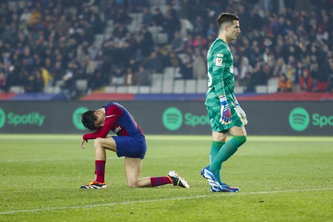 Iñaki Peña, hundido en uno de los goles del Barça-Villarreal (Foto: EFE).