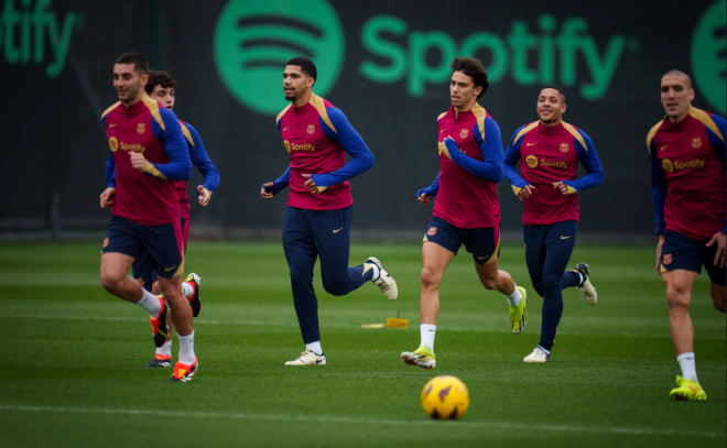 Los jugadores del Barça en un entrenamiento (Foto: FCB).