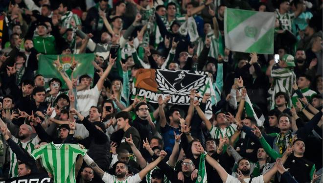 La afición del Betis anima durante un partido (Foto: CordonPress)