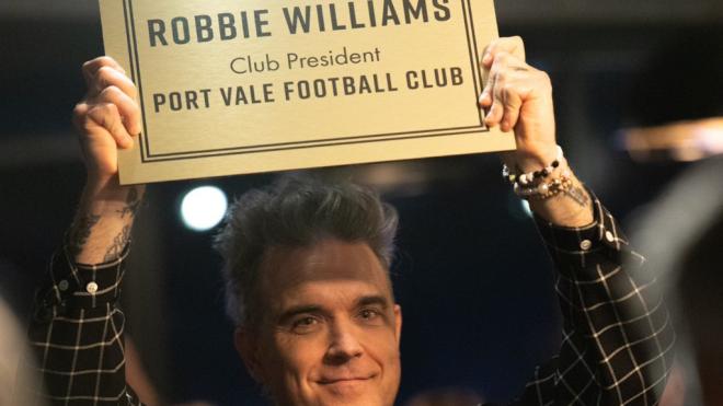 Robbie Williams, presidente del Port Vale, el equipo de sus amores (@officialpvfc)