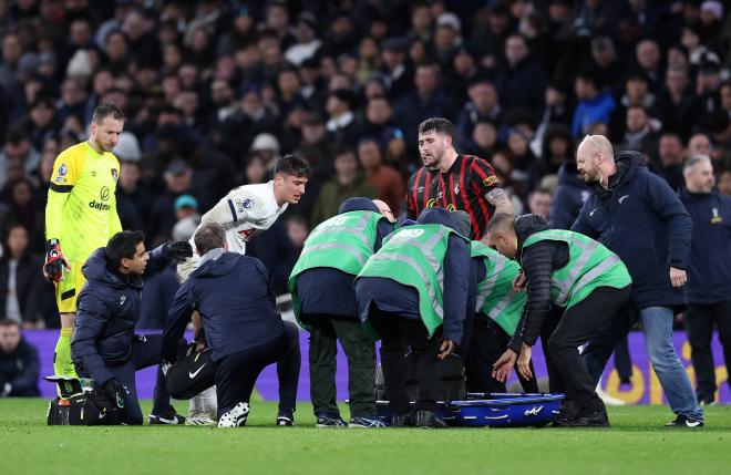 Alejo Véliz, lesionado con el Tottenham (Foto: Cordon Press).