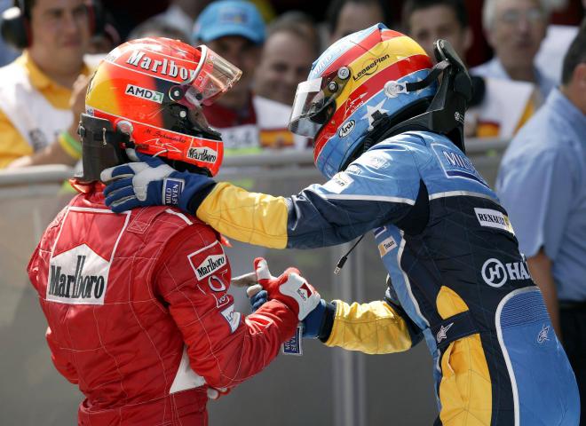 Fernando Alonso y Michael Schumacher, en 2006 (Foto: Cordon Press).
