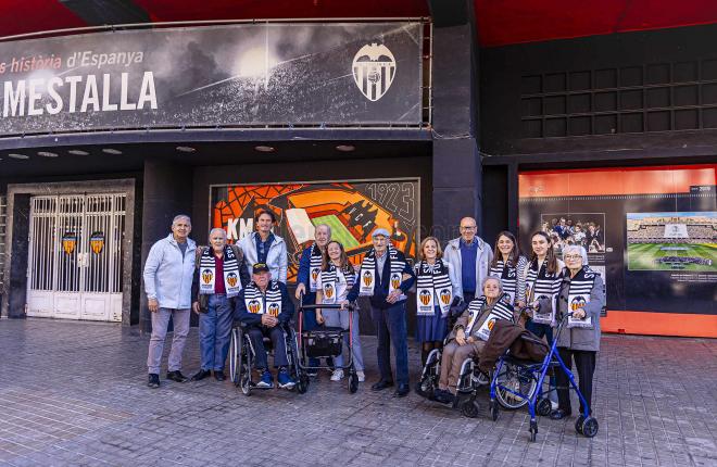 Talleres de Reminiscencia: cuando el Valencia CF y Mestalla sirven para preservar la memoria de los