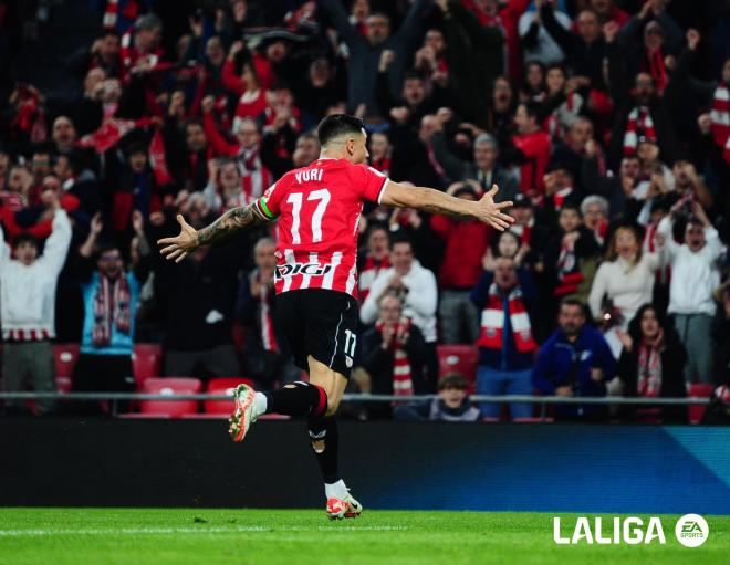 Yuri Berchiche celebra su primer gol en el Athletic Club - Real Mallorca de San Mamés (Foto: LALIGA).