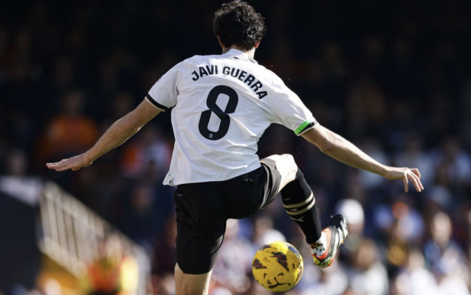 Javi Guerra, ante la UD Almería (Foto: LALIGA).