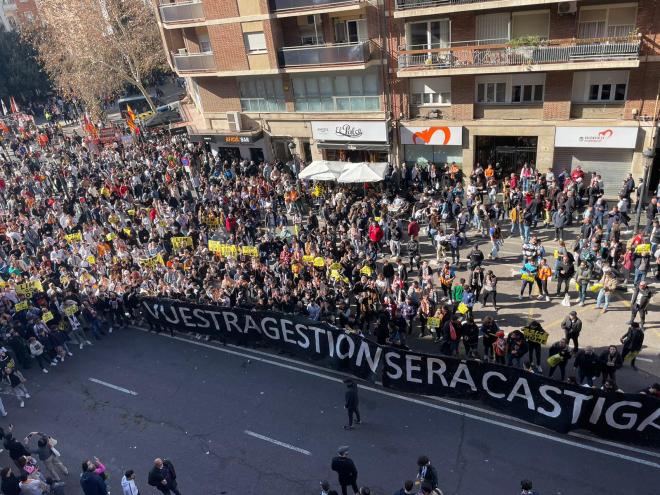 Protestas de la afición del Valencia CF contra Peter Lim