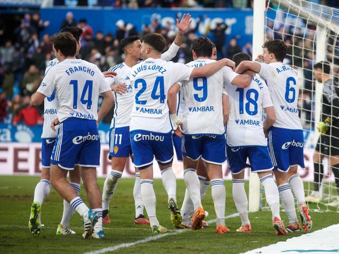 Los jugadores del Real Zaragoza celebran un gol esta temporada (Foto: X del Real Zaragoza).