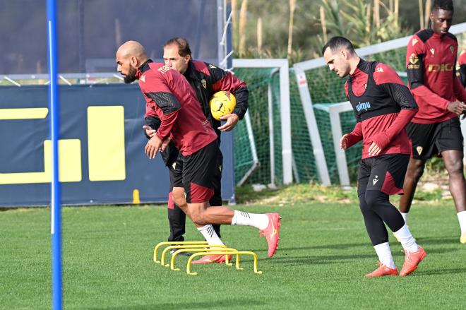Fali y Juanmi, en un entrenamiento (Foto: Cádiz CF).