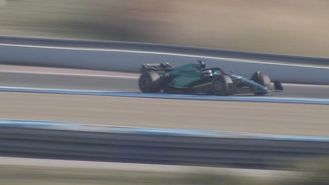 Fernando Alonso rueda en Jerez con Aston Martin.