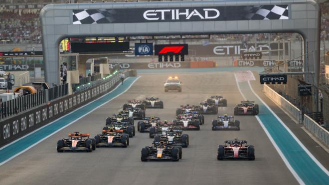 Los coches de Fórmula 1, en el GP de Abu Dabi (Foto: Cordon Press).