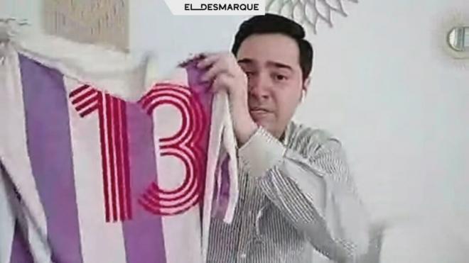 Jesús Alberto, el gran coleccionista de camisetas del Valladolid