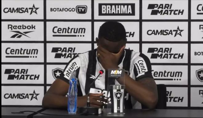 Luiz Henrique rompe a llorar en su presentación