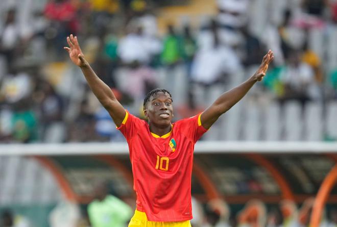 Ilaix Moriba, durante un partido con Guinea (Foto: Cordon Press).