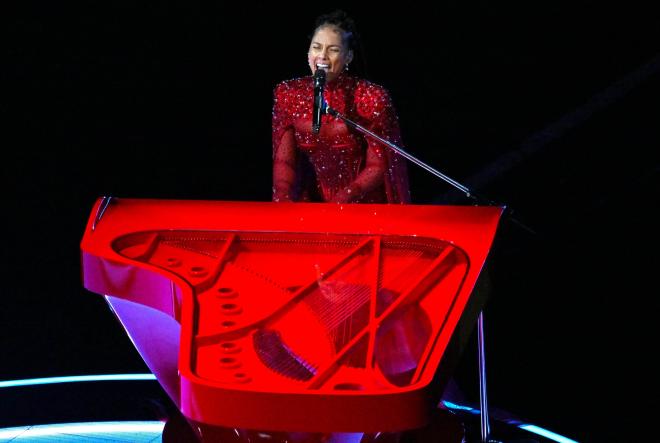 Alicia Keys fue una de las invitadas de Usher en la Super Bowl. (foto: Cordon Press).