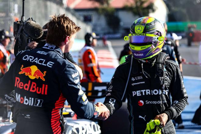 Lewis Hamilton y Max Verstappen durante el 2023 (Foto: Cordon Press).