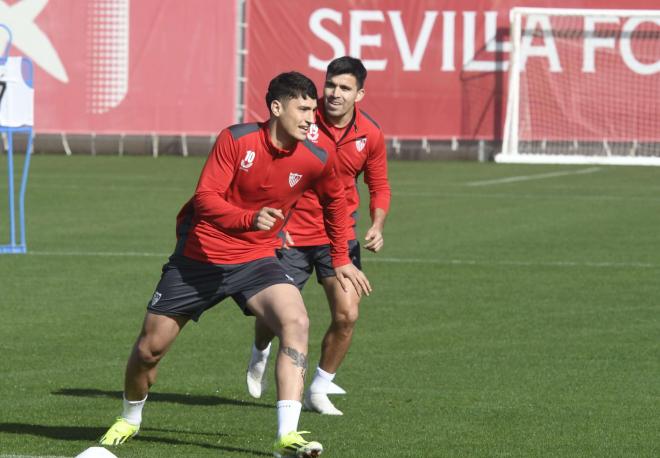 Alejo Veliz, en un entrenamiento del Sevilla FC (Foto: Kiko Hurtado)