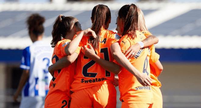 El VCF Femenino celebra uno de los goles ante el Sporting Huelva (Foto: Valencia CF).