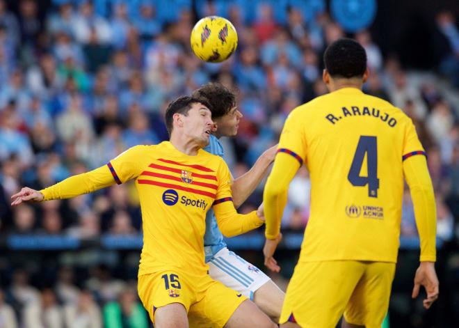 Christensen disputa un balón ante el Celta (Foto: Cordon Press).