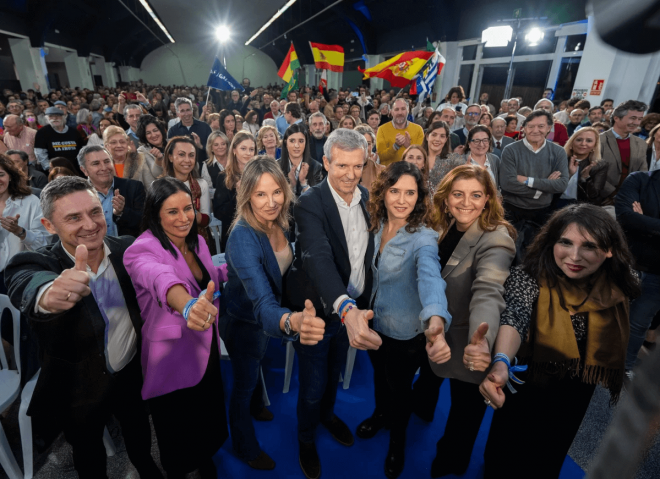 Carlos Mouriño en segunda fila en el mitín del Partido Popular en Vigo (Foto:PPdeG).