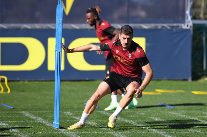 Javi Hernández, en la sesión de este miércoles (Foto: Cádiz CF).