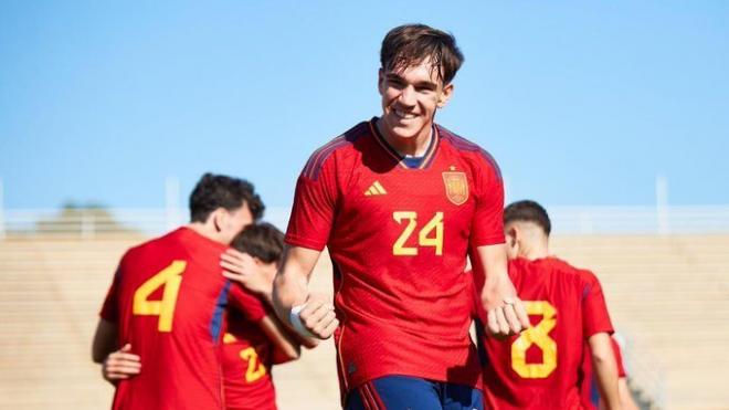 Carlos Espí, bigoleador ante Noruega, en su estreno con la selección española Sub-19. (Foto: RFEF)