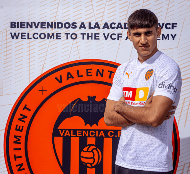 Andranik Hakobyan, el otro central que ha firmado el Valencia además de Hugo Fernández