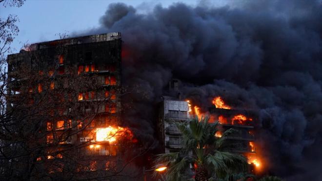 Imagen del incendio del edificio de Campanar en Valencia (Europa Press).