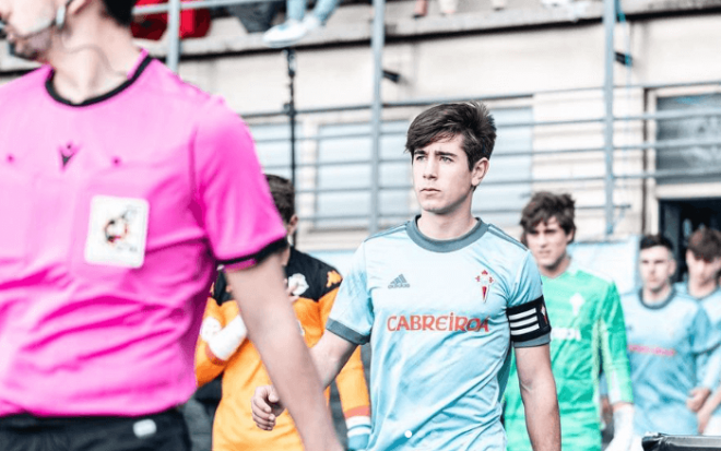 Pablo Meixús luciendo el brazalete de capitán en el juvenil (Foto: Instagram).