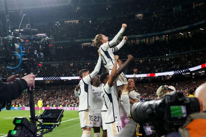 Celebración del tanto de Luka Modric ante el Sevilla (Foto: EFE).
