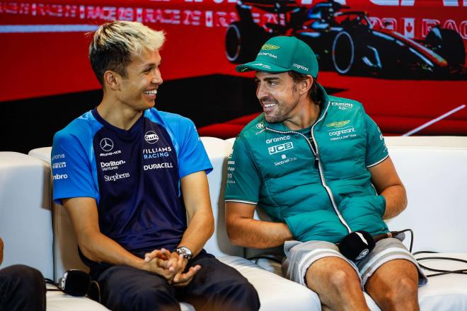 Fernando Alonso y Alexander Albon, en 2023 (Foto: Cordon Press).