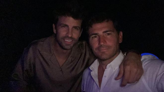 Iker Casillas y Gerard Piqué en Instagram (@3gerardpique)