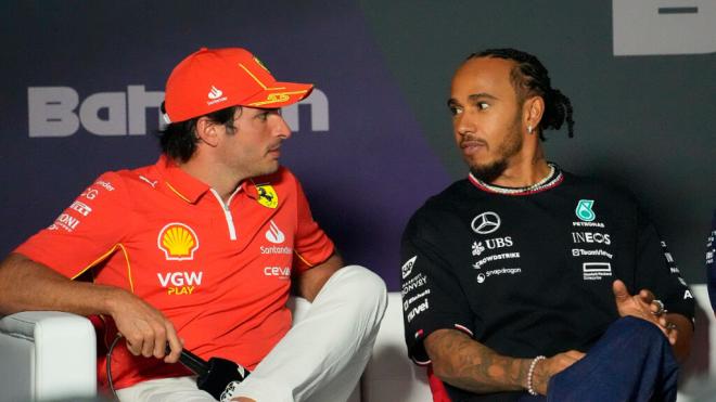 Carlos Sainz y Lewis Hamilton, en el GP de Bahréin (Foto: Cordon Press).