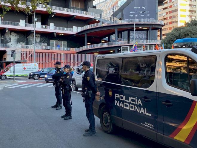 Policía en Mestalla