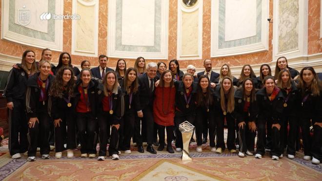 Recepciones oficiales en La Moncloa y el Congreso a las campeonas de la UEFA Women's Nations League