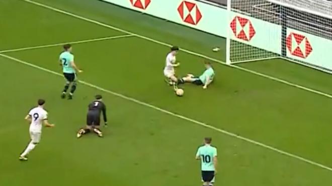 El gol más viral de Yago Santiago. (Fuente: @Spurs_Academy)