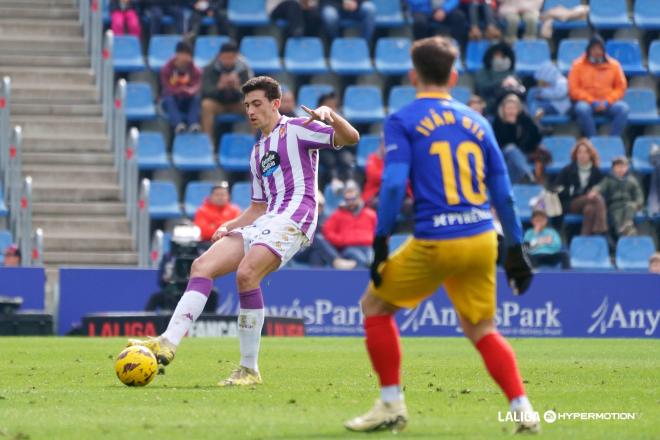 Pase de Cesar Tárrega en el Andorra - Real Valladolid.