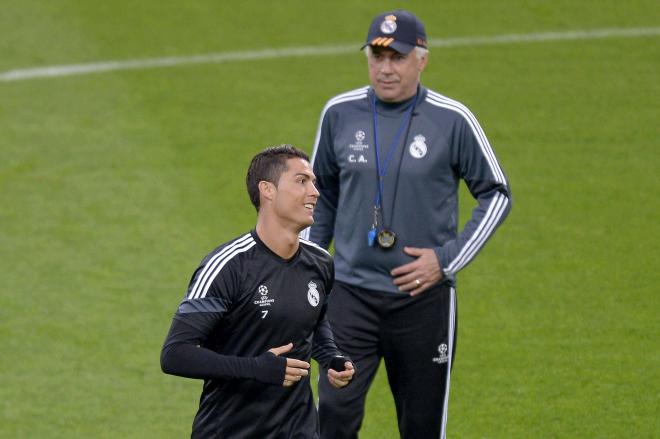 Carlo Ancelotti y Cristiano Ronaldo, durante la etapa de ambos en el Real Madrid. (foto: Cordon Pre