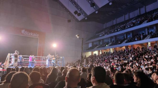 Gran ambiente en la velada de boxeo vivida en el Frontón Bizkaia en Miribilla este 9 de marzo de 2024 (Foto: DMQ Bizkaia).