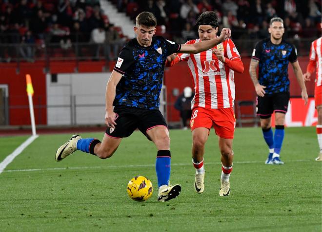 Kike Salas, ante el Almería (Foto: Cordon Press).