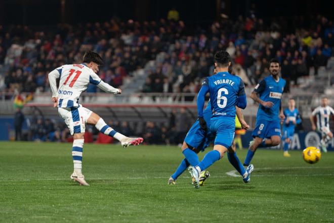 Juan Cruz marca su gol al Amorebieta (Foto: CD Leganés).