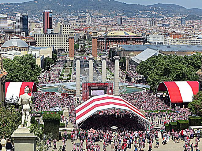 La 'Athletic Hiria' en la final de Copa de Barcelona en el año 2015; ahora en 2024 toca en Sevilla (Foto: DMQ Bizkaia).