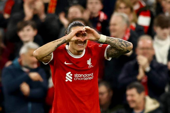 Darwin Núñez celebrando un gol del Liverpool en Europa League (Foto: Cordon Press).