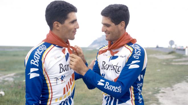 Los hermanos Induráin antes de una carrera (Foto: Cordon Press)