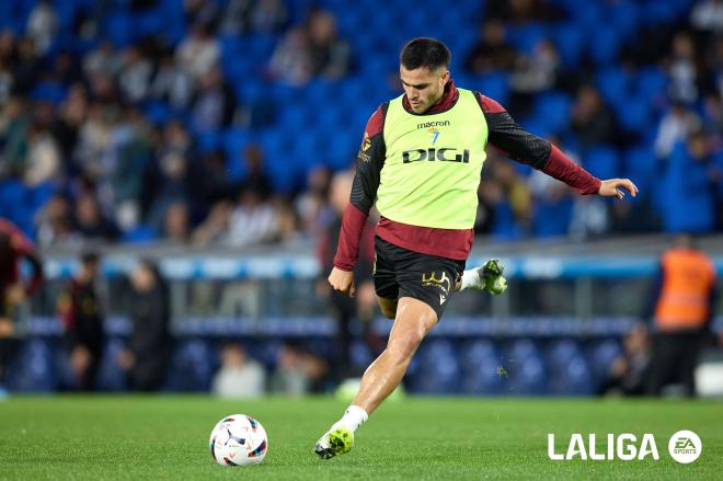 Maxi Gómez calienta antes del Real Sociedad - Cádiz (Foto: LALIGA).