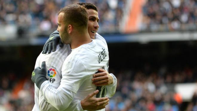 Jesé Rodríguez celebra un gol junto a Cristiano Ronaldo (Foto: Cordon Press)