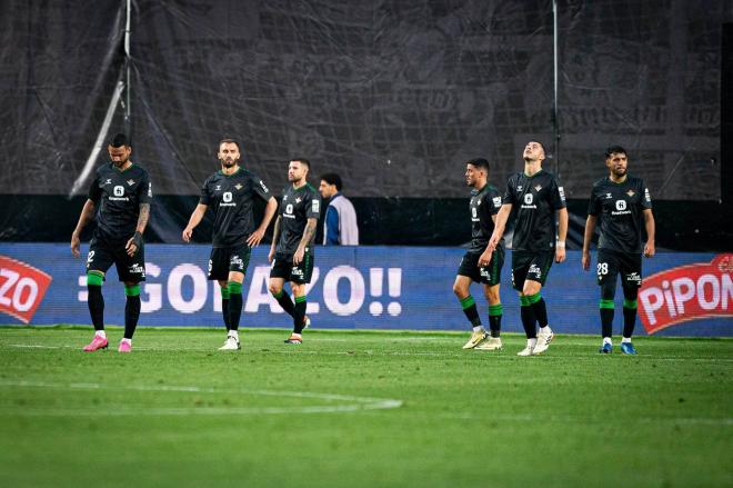 Los jugadores del Betis en Vallecas (foto: Cordón Press.).